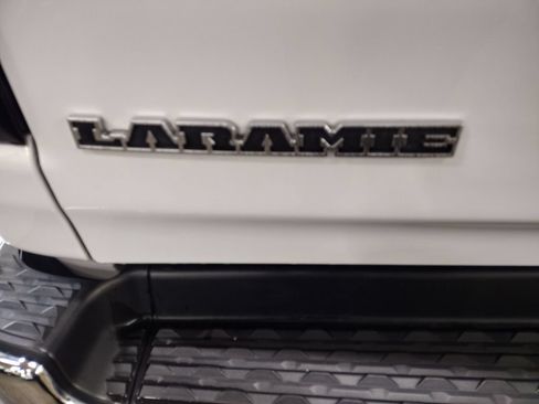Used 2022 RAM 1500 Laramie AWD/4WD image 17