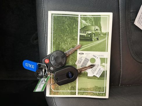 Used 2012 Ford Escape Limited AWD/4WD image 32