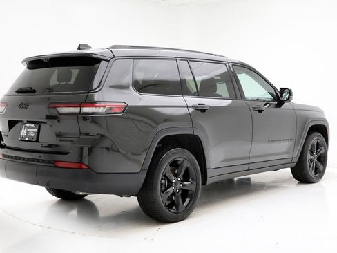 Used 2023 Jeep Grand Cherokee L Limited w/ Luxury Tech Group II image 9