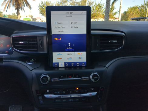 Used 2020 Ford Explorer ST w/ ST Street Pack image 23