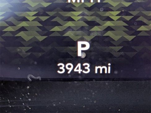 Used 2024 Jeep Wrangler Sahara w/ Safety Group image 17