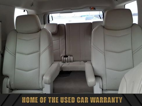 Used 2015 Cadillac Escalade Premium image 31
