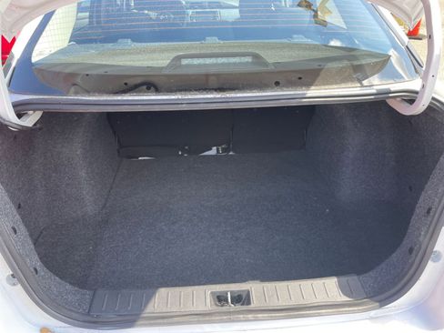 Used 2025 Nissan Versa SV image 29