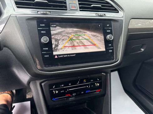 Used 2022 Volkswagen Tiguan SE image 22
