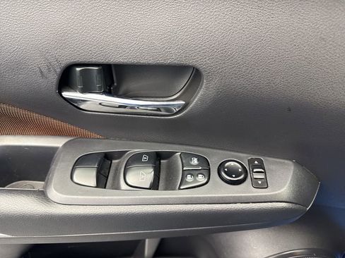 Used 2024 Nissan Kicks SR image 27