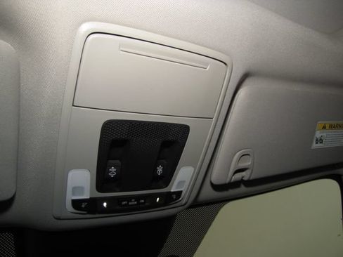 Certified 2025 Honda Pilot Touring image 8