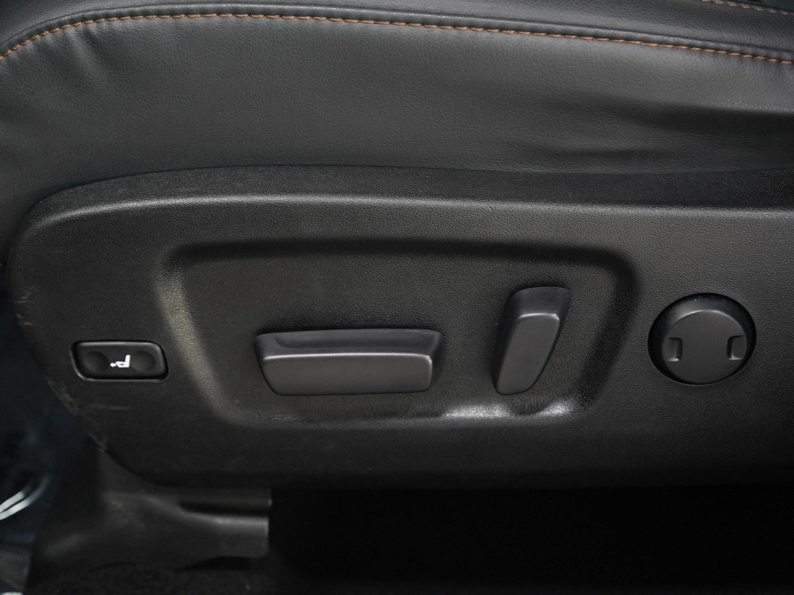 Used 2019 Toyota Highlander XLE AWD/4WD image 24