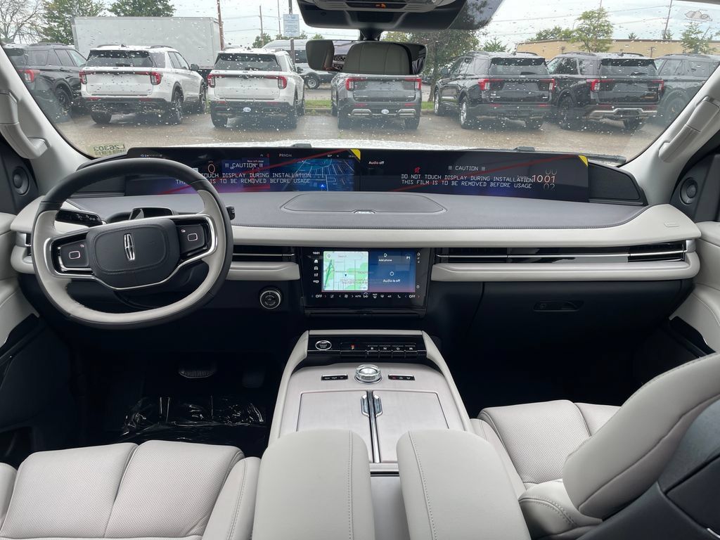 New 2026 Lincoln Navigator Premiere AWD/4WD image 12