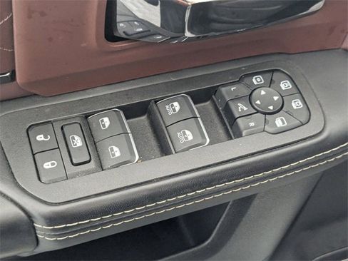 Used 2025 RAM 2500 Limited image 12