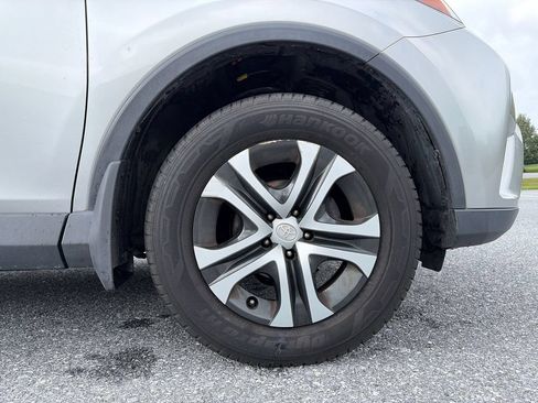 Used 2018 Toyota RAV4 LE w/ All Weather Liner Package AWD/4WD image 27