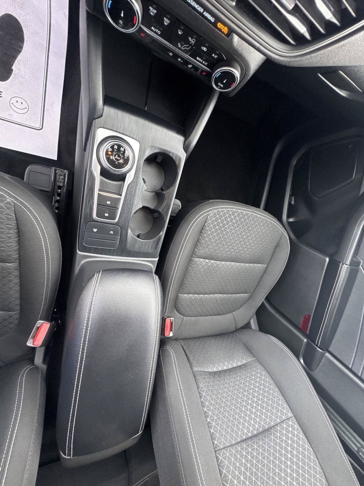 Used 2025 Ford Escape Active w/ Cold Weather Package AWD/4WD image 27
