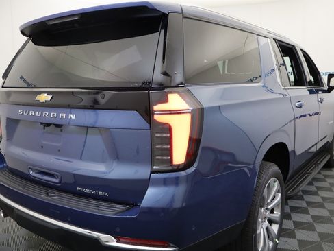 New 2025 Chevrolet Suburban Premier image 5