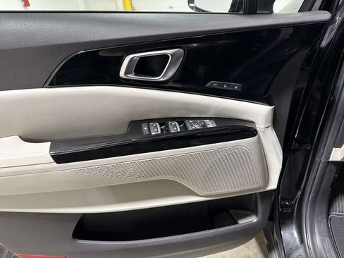 Used 2022 Kia Carnival SX FWD image 21