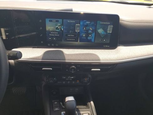 Used 2026 Nissan Kicks SV FWD image 13