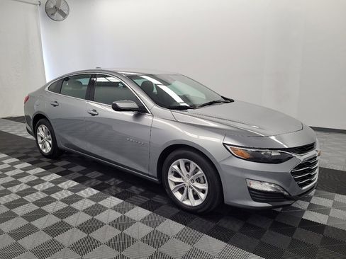 Used 2025 Chevrolet Malibu LT FWD image 11