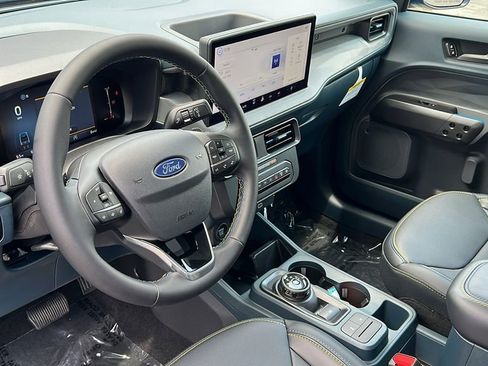 New 2025 Ford Maverick Lobo image 18