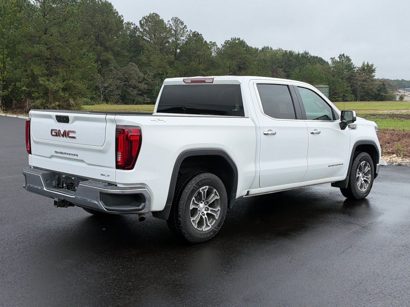 Used 2025 GMC Sierra 1500 SLT AWD/4WD image 5