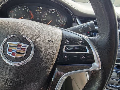 Used 2013 Cadillac XTS Platinum image 23