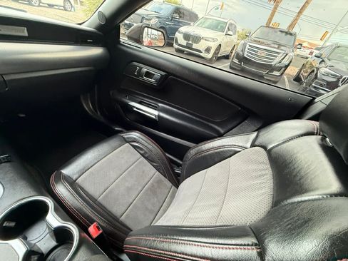 Used 2018 Ford Mustang GT w/ Black Accent Pkg RWD image 40