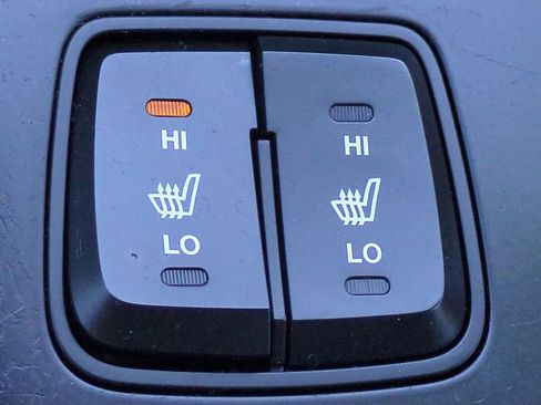 Used 2013 Hyundai Sonata Limited w/ Premium Pkg image 24