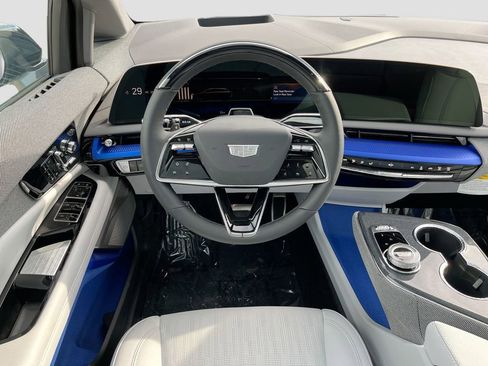 New 2025 Cadillac Optiq Sport 2 w/ LPO, Floor Liner Package AWD/4WD image 23