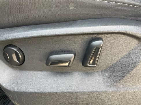 Used 2019 Volkswagen Atlas SE FWD image 17