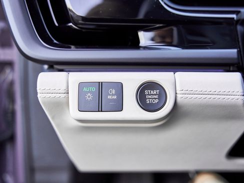 Used 2025 Porsche Panamera 4 w/ Premium Package image 59