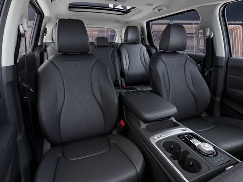 New 2027 Kia Carnival SX w/ Dark Edition Package FWD image 16