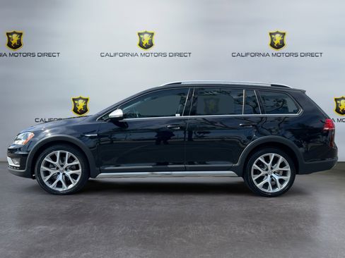 Used 2017 Volkswagen Golf Alltrack SEL image 2