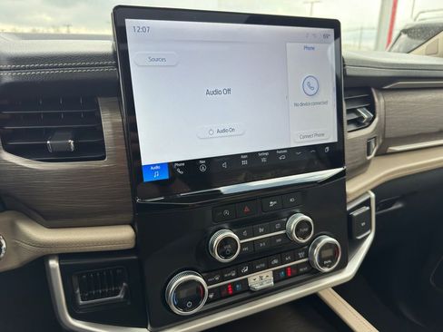 Used 2024 Ford Expedition Max Limited image 23