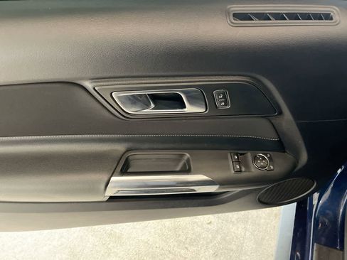Used 2019 Ford Mustang Coupe image 13