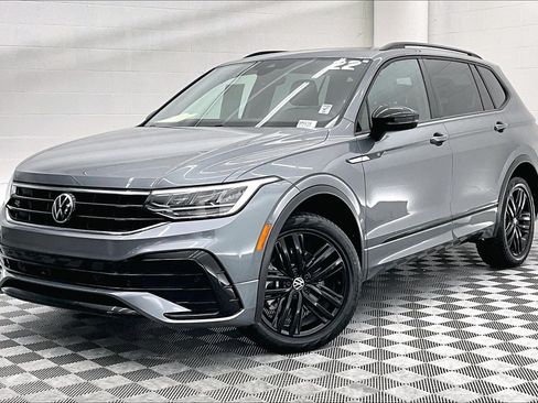 Used 2022 Volkswagen Tiguan SE R-Line FWD image 13