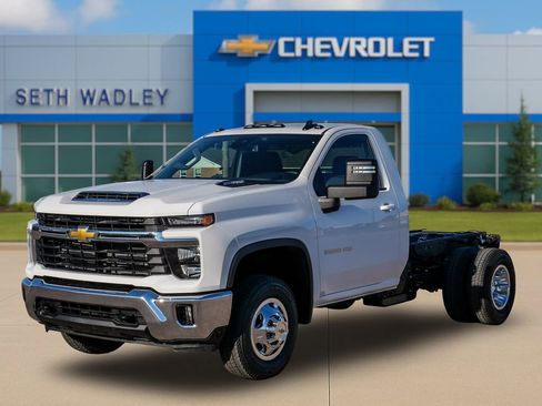New 2026 Chevrolet Silverado 3500 LT w/ Convenience Package AWD/4WD image 3