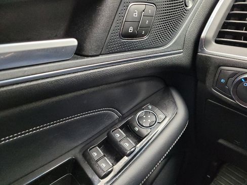 Used 2019 Ford Edge Titanium w/ Cold Weather Package image 27