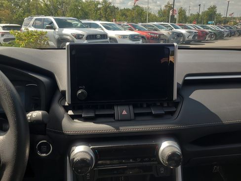 Certified 2025 Toyota RAV4 XLE AWD/4WD image 19