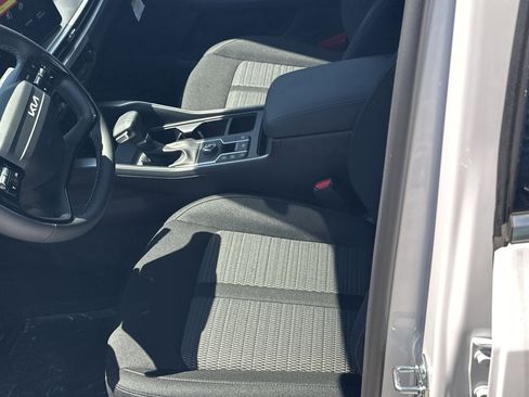 New 2026 Kia Sorento LX FWD image 15