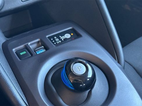 Used 2023 Nissan Leaf S image 20