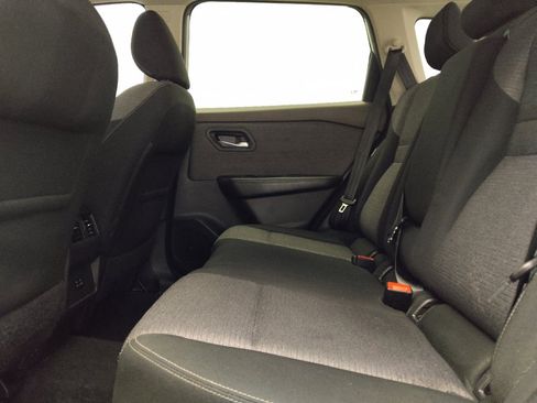 Used 2021 Nissan Rogue SV FWD image 18