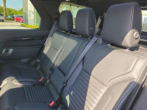 New 2025 Land Rover Discovery S AWD/4WD image 15