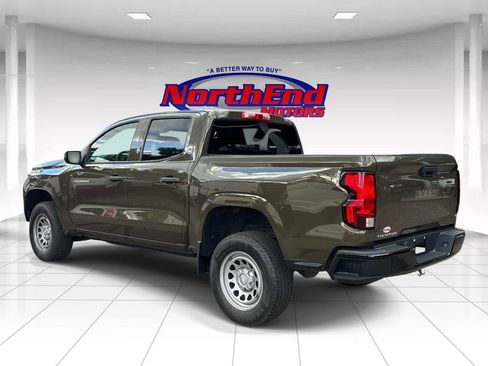 Used 2023 Chevrolet Colorado W/T RWD image 5