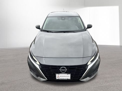 Used 2024 Nissan Altima 2.5 SV FWD image 35