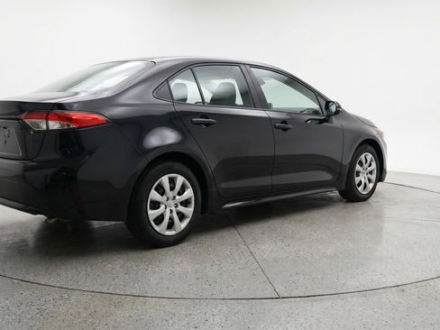 Used 2025 Toyota Corolla LE FWD image 9