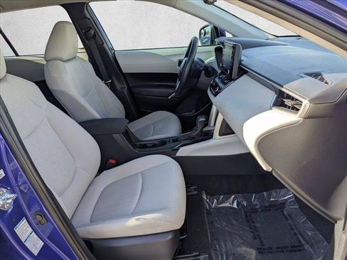 Used 2022 Toyota Corolla Cross LE AWD/4WD image 20