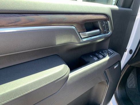 New 2025 GMC Sierra 3500 SLT w/ SLT Premium Package image 17