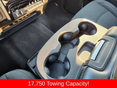Used 2025 RAM 2500 Big Horn AWD/4WD image 30