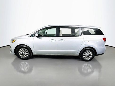 Used 2019 Kia Sedona L image 4
