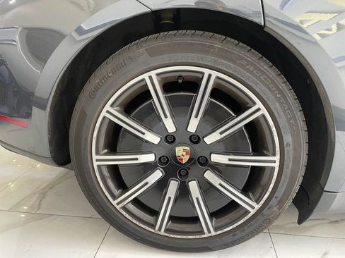 Used 2021 Porsche Taycan image 26