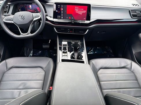 Used 2024 Volkswagen Atlas Cross Sport SEL image 18