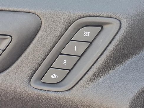 Used 2021 GMC Acadia AT4 w/ Technology Package image 16