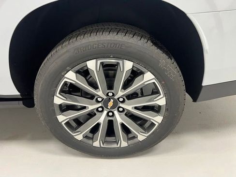 New 2026 Chevrolet Suburban High Country AWD/4WD image 5